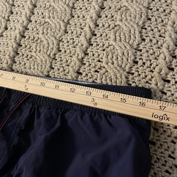 Men’s Tommy Hilfiger swim trunks men’s sz XL Navy blue 3 pockets, 1‎ pocket tear - Picture 6 of 12